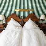 Landhaus Hotel Neuss ホテル