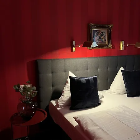 Landhaus Hotel Neuss ホテル ノイス